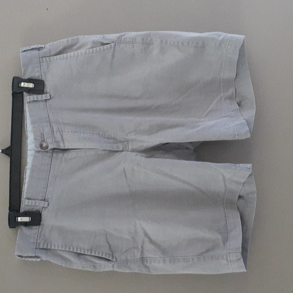 Peter Millar golf shorts size 32